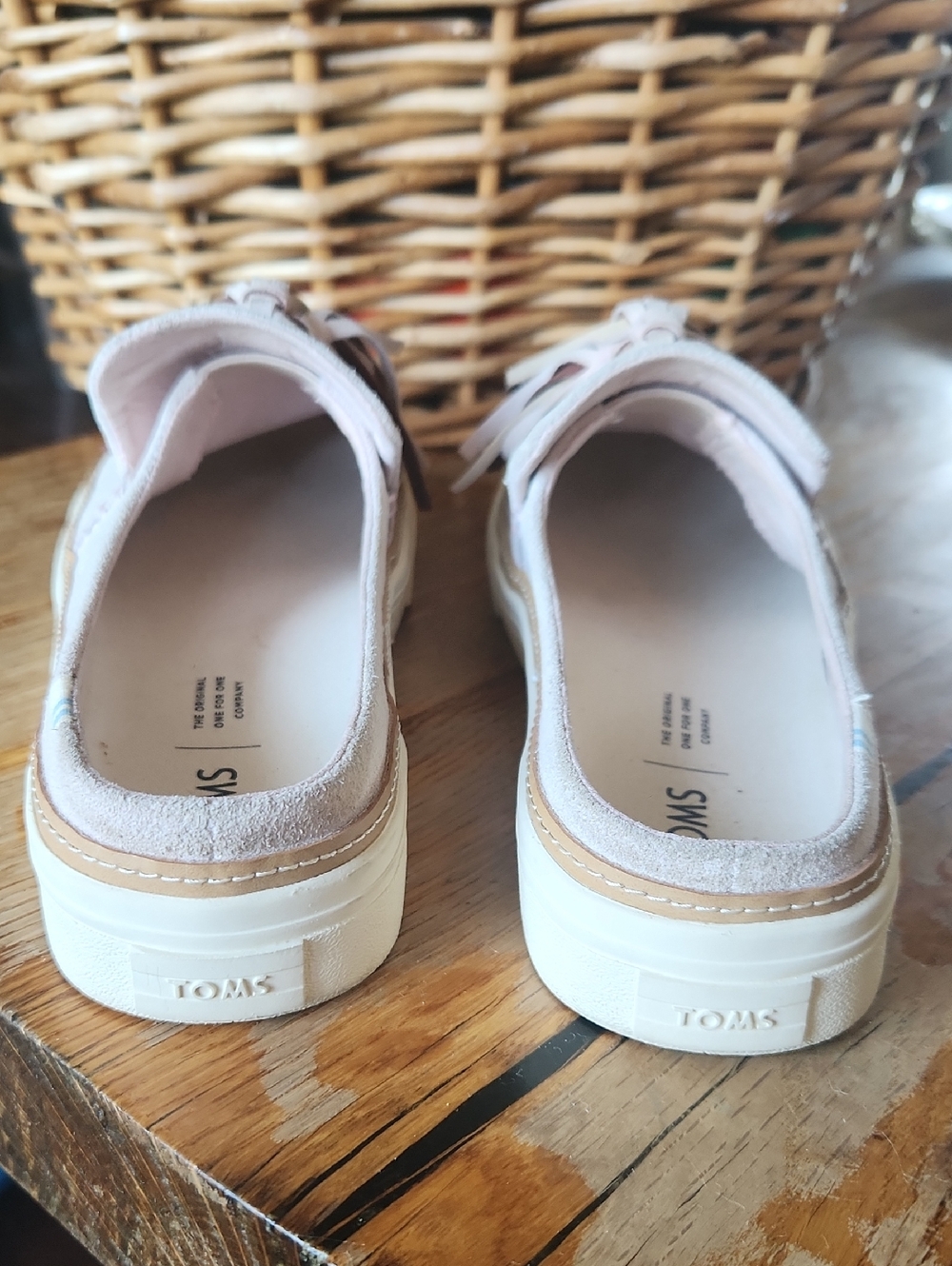 TOMS 6.5 suede mule sneakers with tassels blush very light pink - Picture 3 of 14